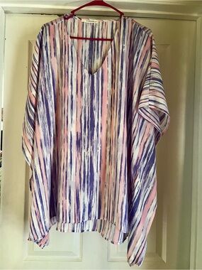 Caramela V-Neck Tunic in Pink, Purple & White Brushstroke Stripe